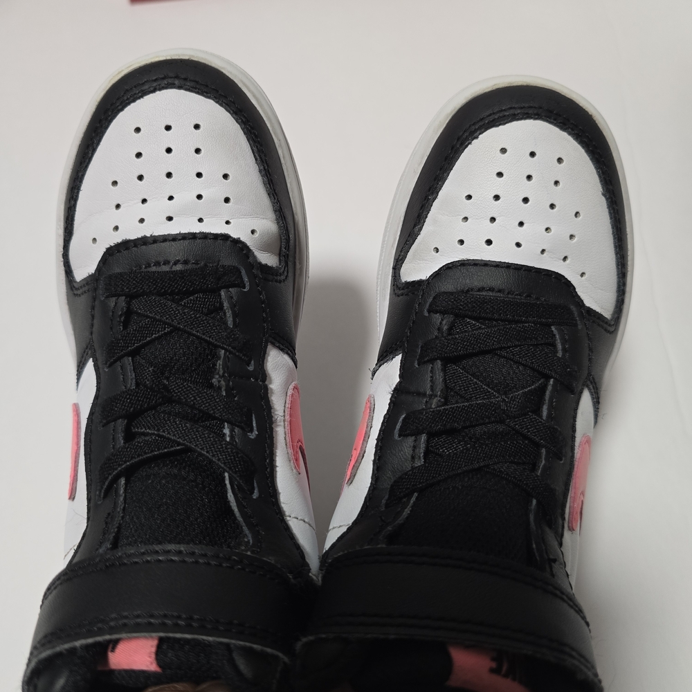 Nike Kids' Size 11C Black and Pink Sneakers - Picture 7 of 14